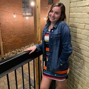 Meet your Posher, Alexis